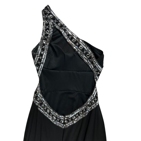 Betsy & Adam Black One Shoulder Long Formal Gown with Silver Bead Detail Size 6 - Picture 11 of 15